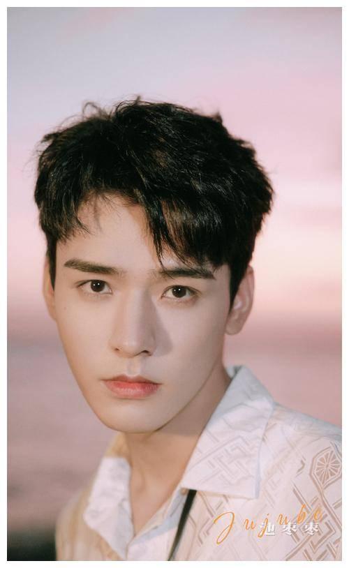 龚俊热巴娱乐爆料最新消息,最新恋情曝光，真相究竟如何？”  第1张